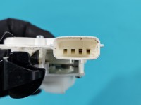 Siłownik klapki wlewu paliwa Mitsubishi Outlander III 12-