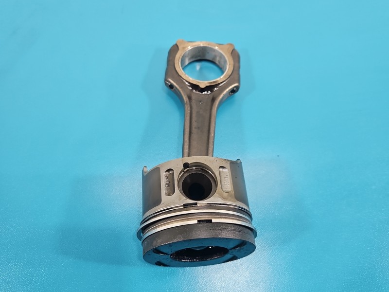 Tłok Mercedes W211 3.2 cdi (648961) 204KM