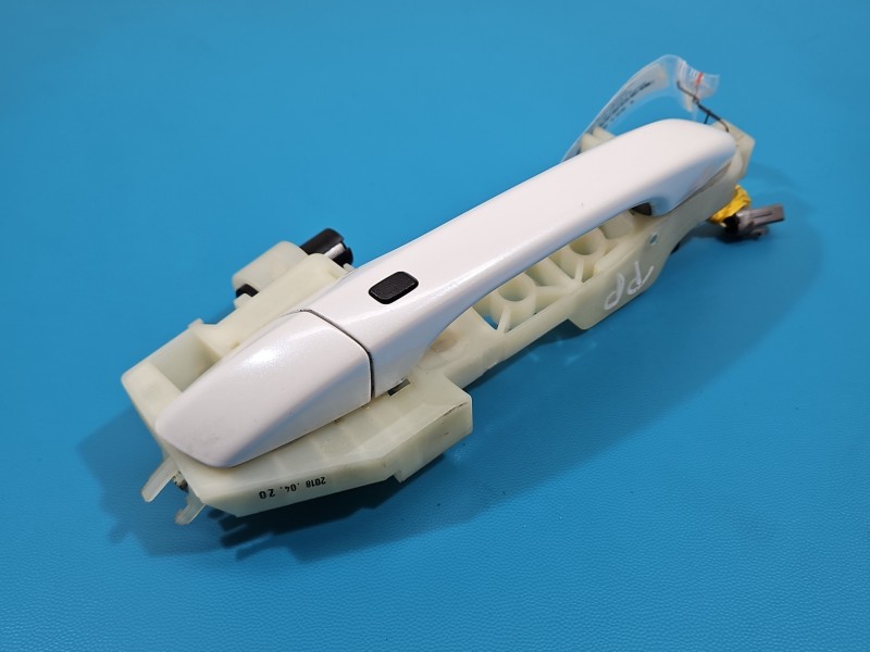 Klamka przód prawa zewnętrzna Kia Stinger