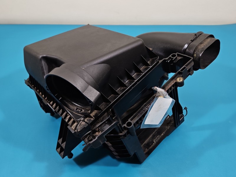 Obudowa filtra powietrza MERCEDES W176 A6070900301 1.5 CDI