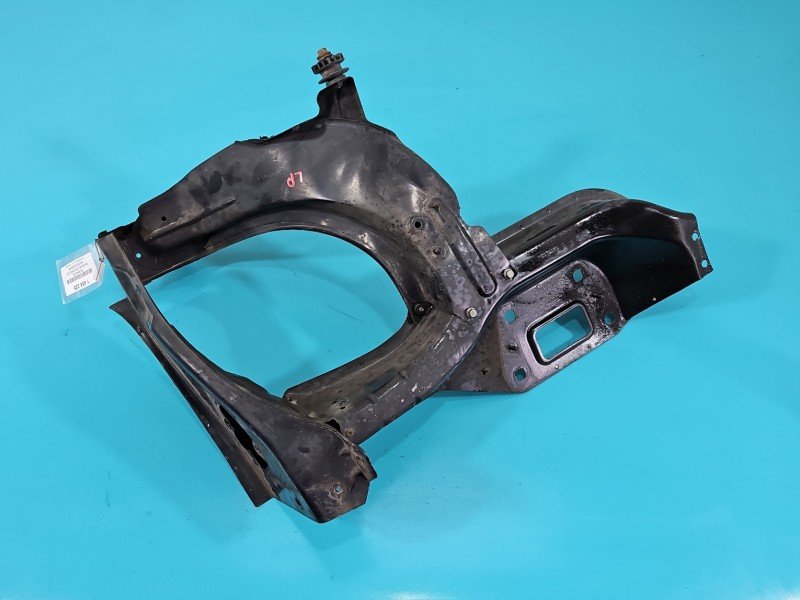 Pas przedni Mercedes ML W164
