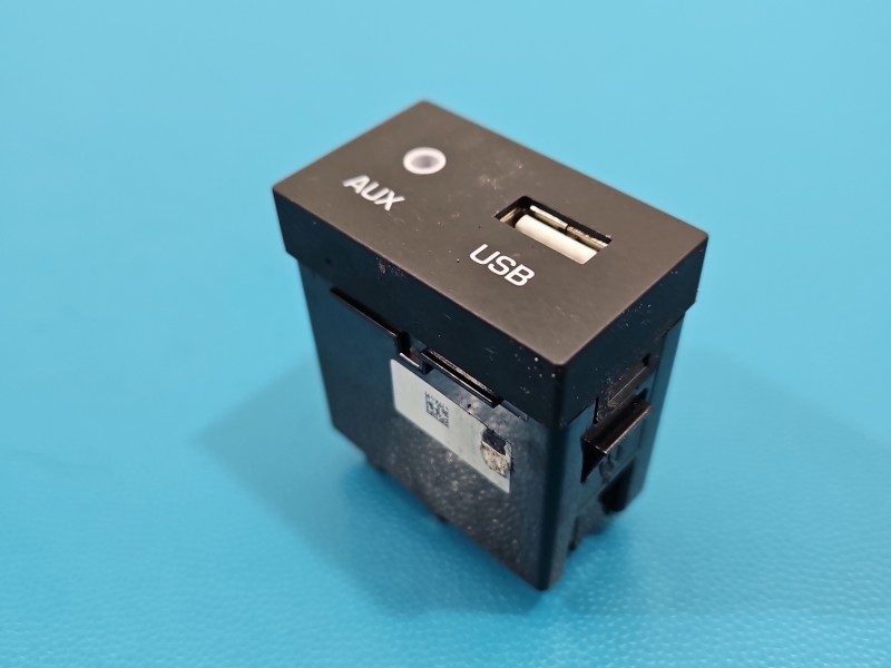 Gniazdo USB Hyundai Elantra VI 15-20 96120-F2010