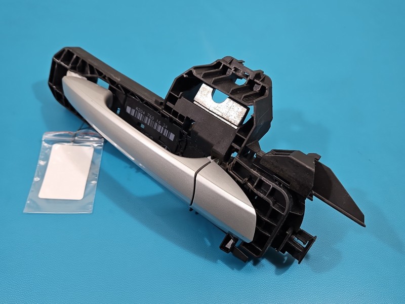 Klamka tył prawa zewnętrzna MERCEDES W176 A2047601634
