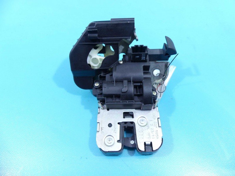 Zamek klapy tył 8K9827505A Audi A5 8T HB Producent części: Audi, Europejska, 4 pin