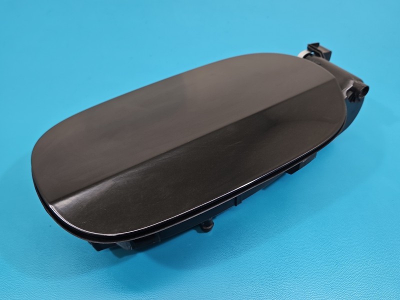 Klapka wlewu paliwa Mercedes W213 czarny, Mercedes, Kod lakieru: 197, czarny 197