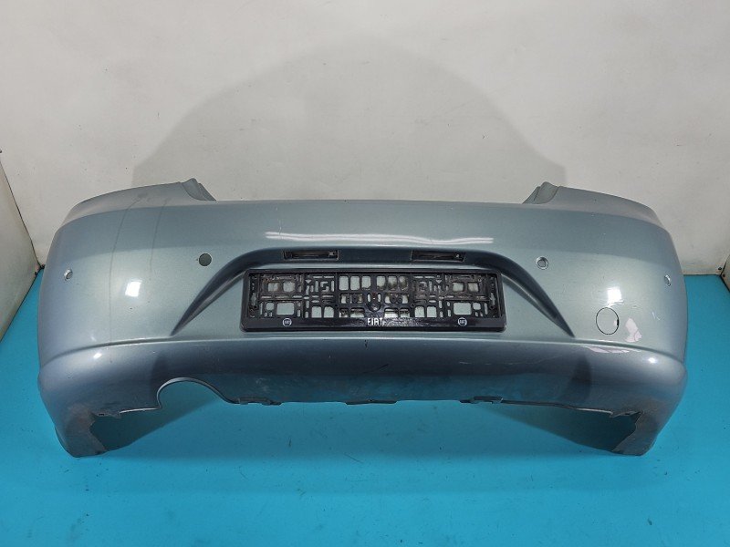 Zderzak tył Fiat Linea błękitny sedan Zderzak tył Fiat Linea błękitny sedan
