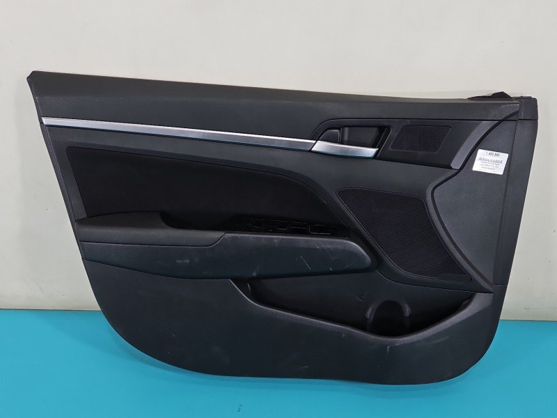 Tapicerka drzwi przód lewa boczek Hyundai Elantra VI 15-20 82312-F2020