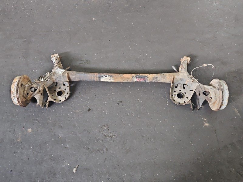 Tylna belka oś tył Toyota Yaris II 1.4 D4D Tylna belka oś tył Toyota Yaris II 1.4 D4D