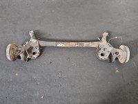 Tylna belka oś tył Toyota Yaris II 1.4 D4D