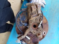 Zwrotnica lewa piasta przód 1.9 tdi Vw Golf plus