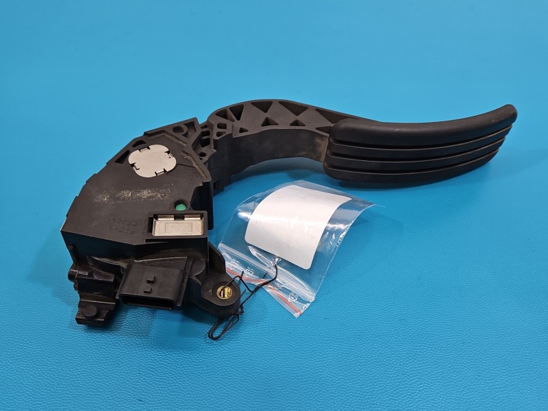 Pedał gazu potencjometr Renault Megane III 180020022R 1.6 16V