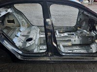 Próg prawy SŁUPEK ŚRODKOWY B Vw Jetta VI sedan 4d czarny LC9X