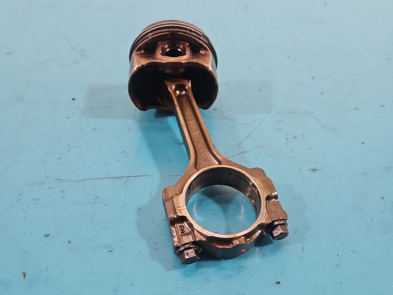 Tłok Opel Astra V K 1.4 T 125KM