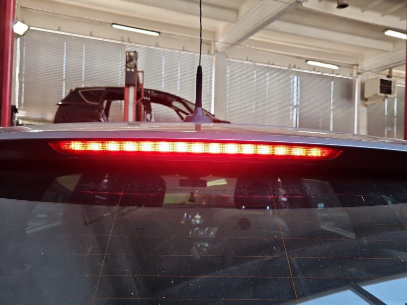 TRZECIE ŚWIATŁO STOP STOPU Mercedes W213