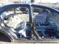 Próg prawy SŁUPEK ŚRODKOWY B Suzuki Kizashi sedan 4d czarny ZMV