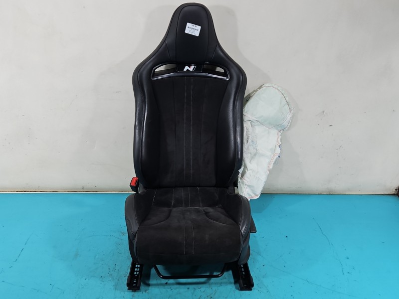 Fotel lewy przód kierowcy Hyundai I30 III 16- EU 5d Hyundai, Europejska, WERSJA N / podgrzewany, wystrzelona poduszka