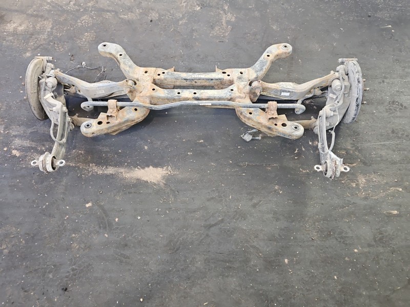 Tylna belka oś tył Opel Insignia A 2.0 cdti (B20DTH)