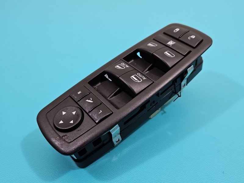 Przełącznik szyb Jeep Grand Cherokee IV WK2 68184803AA, 10099224 Producent części: JEEP EU Przełącznik szyb Jeep Grand Cherokee IV WK2 68184803AA, 10099224 Producent części: JEEP EU