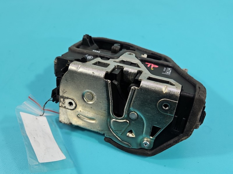 Zamek tył prawy Bmw e90 7pin 7060296