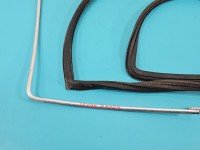 Listwa szyby czołowej lewa przedniej Mercedes 123