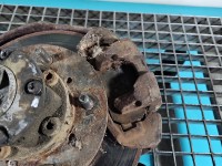 Zacisk przód lewy Daihatsu Feroza 1.6 16V