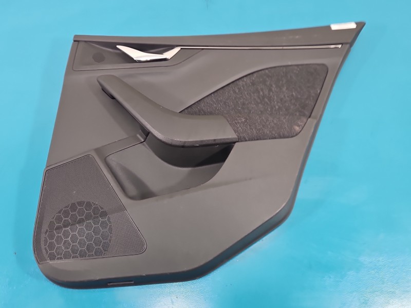 Tapicerka drzwi tył prawa boczek Skoda Scala 2019-