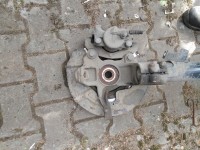 Zwrotnica prawa piasta przód 2.0 D4 VOLVO V70 III