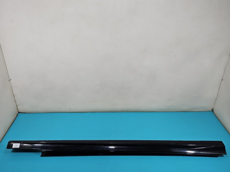 Listwa progowa prawa PRÓG NAKŁADKA Mercedes W205