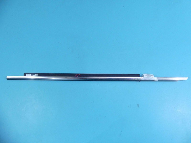 Listwa drzwi przód lewa AUDI Q5 08- 8R0853283E