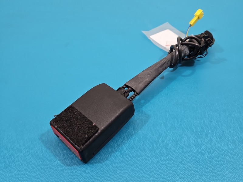 Pas bezpieczeństwa przód prawy pasażera MERCEDES W176 A2468600169