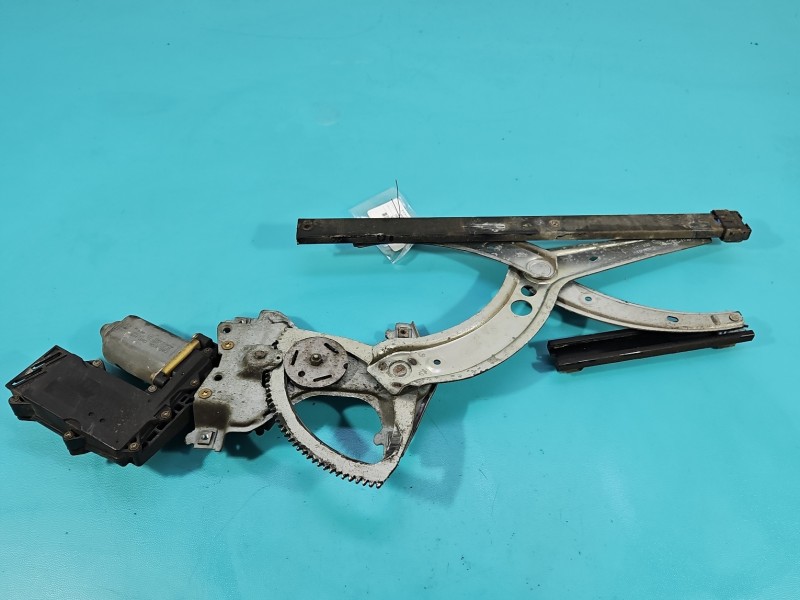 Podnośnik przód prawy Vw Passat B4 Volkswagen, Europejska, 15pin 3A0959802 5d kombi