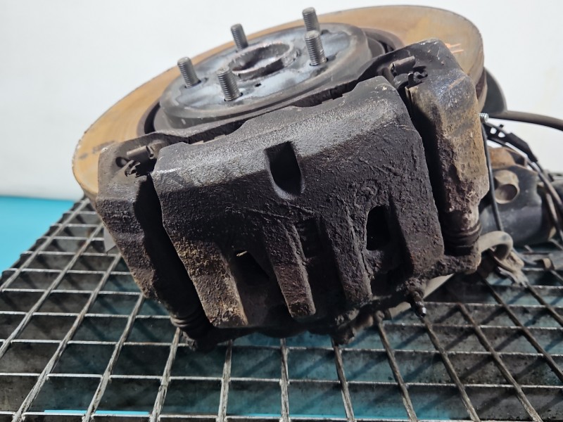 Zacisk przód prawy Toyota Rav4 V 2.5 hybryda