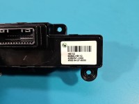 Przełącznik podgrzewania kierownicy foteli PDC kia Stonic 17-20 93300-H8110