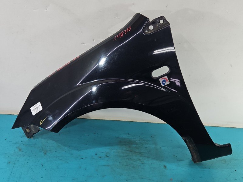 Błotnik przód lewy Ford Fiesta Mk6 czarny D2