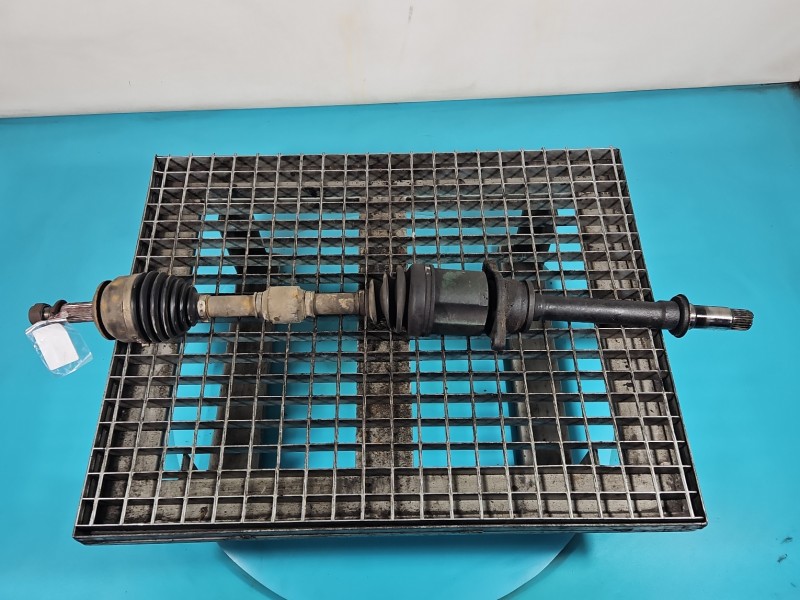 Półoś przód prawa Mitsubishi Grandis 2.0 DID manual