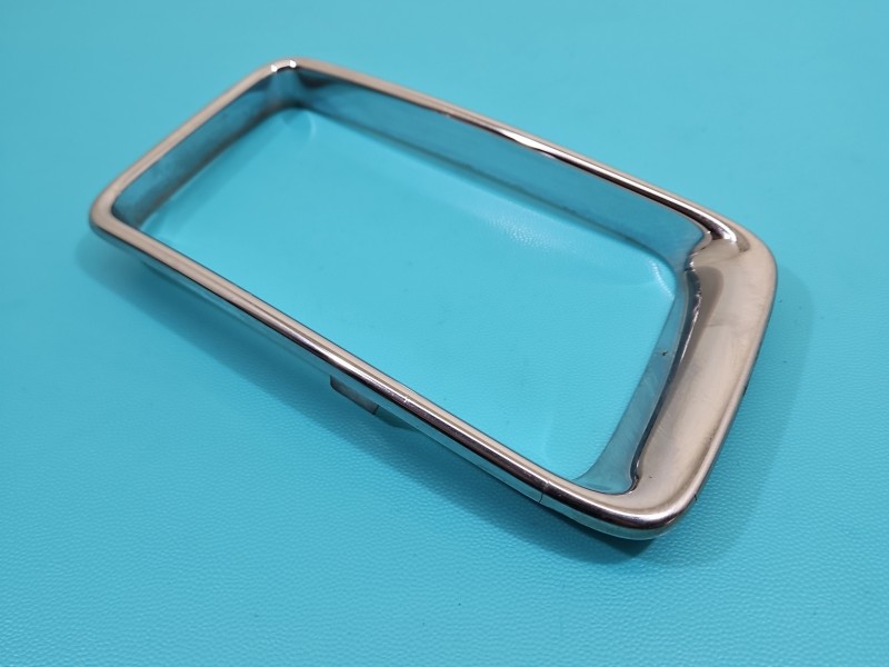 listwa nadwozia Jeep Grand Cherokee IV WK2 146563 Producent części: JEEP, z atrapy RAMKA KRATKA ATRAPY