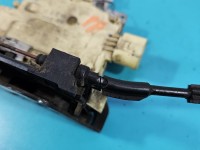 Zamek przód prawy 3C1837016A Vw Passat B6 EUROPA Uszkodzony pancerz linki 7PIN