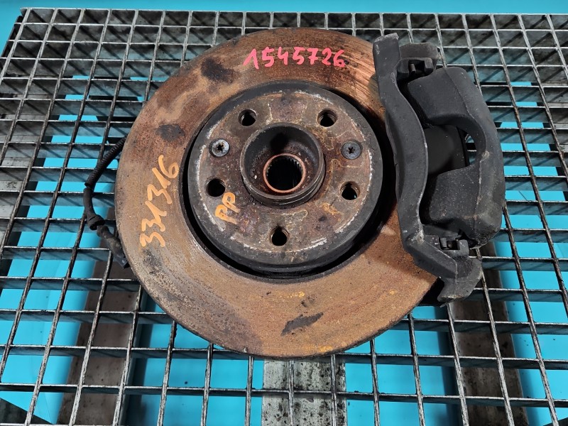 Zwrotnica prawa piasta przód 2.0 dci Renault Trafic III