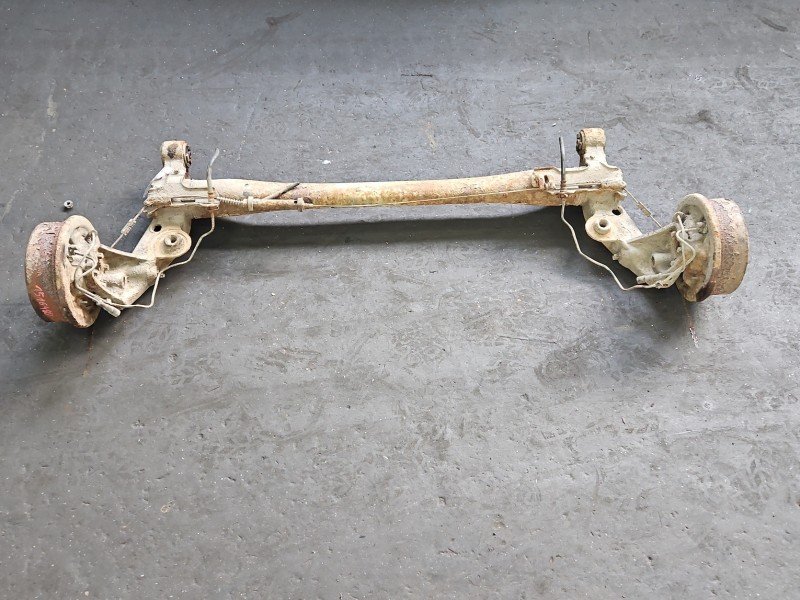 Tylna belka oś tył Opel Corsa C 1.0 12V