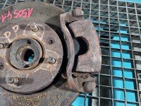 Zacisk przód prawy Kia Carens II 2.0 crdi