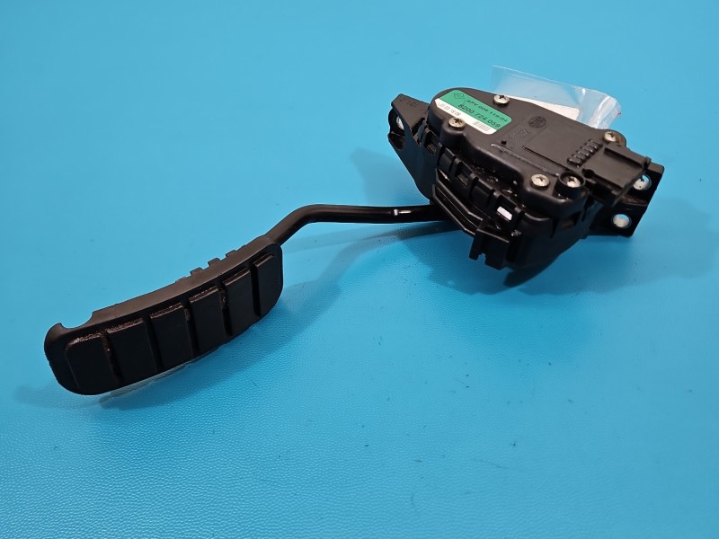 Pedał gazu potencjometr Renault Master II 8200724059 2.5 dci