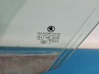 Szyba drzwi przód lewa Skoda Octavia III HB