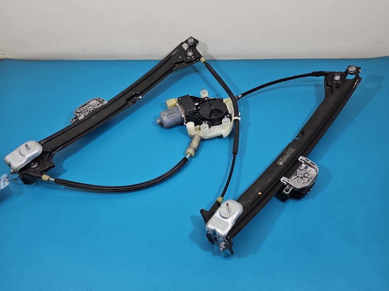 Podnośnik przód prawy SZYBY WINDA Maserati Quattroporte VI 13- Maserati, 6PIN 6700098150 4d sedan