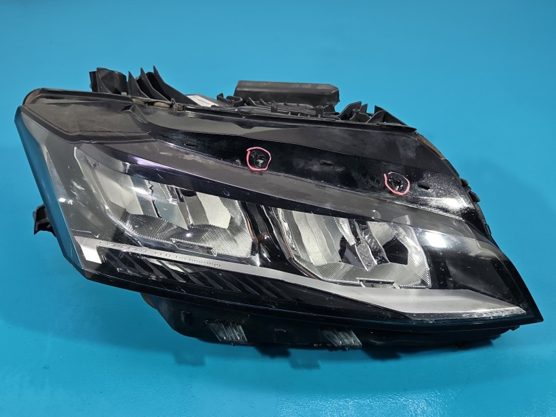 Reflektor prawy lampa przód Peugeot 308 III EUROPA 9851673580