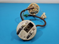 pompka Pompa paliwa Audi A4 B5 1.6 8v 8D0201319 Producent części: Audi, 4 PIN