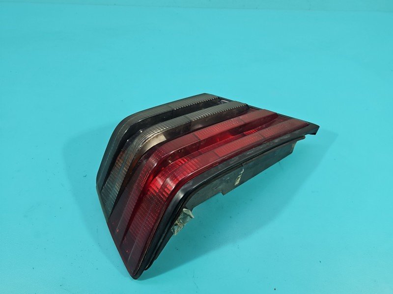 Lampa tył lewa Mercedes 124 sedan Lampa tył lewa Mercedes 124 sedan