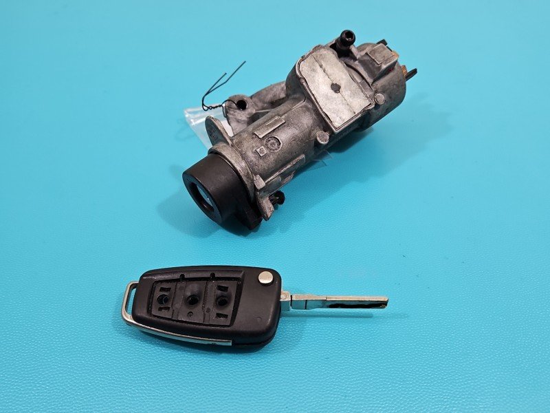 Stacyjka KLUCZYK WKŁADKA Audi A4 B5 4B0905851C Stacyjka KLUCZYK WKŁADKA Audi A4 B5 4B0905851C