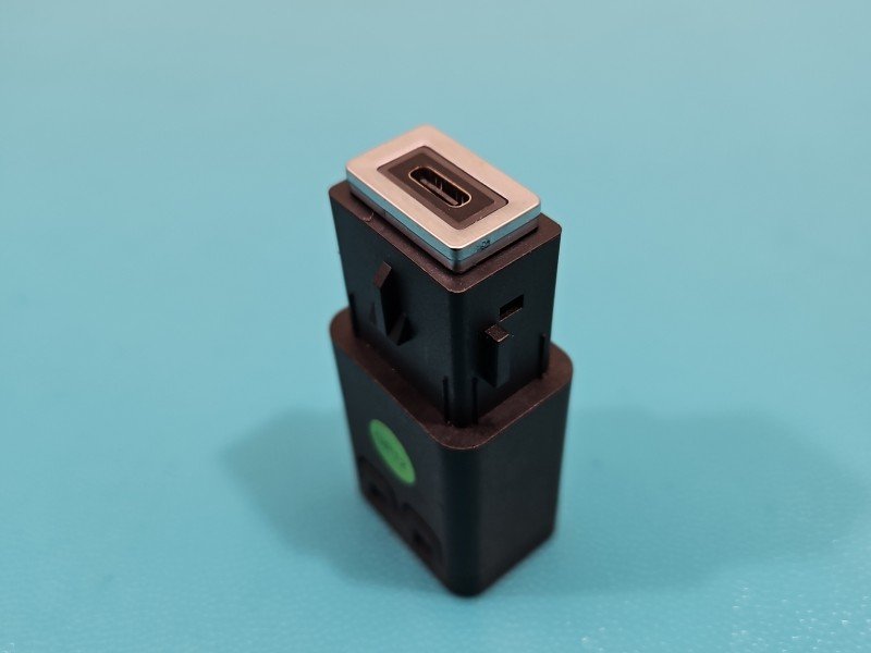 Gniazdo USB Opel Astra VI L 98380610VV