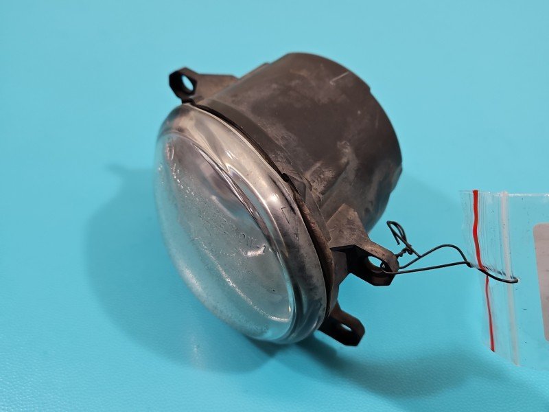 Halogen prawy Toyota Avensis III T27