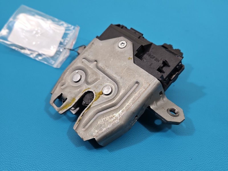 Zamek klapy tył 31440240 VOLVO S60 II 10- sedan Producent części: Volvo, 4pin